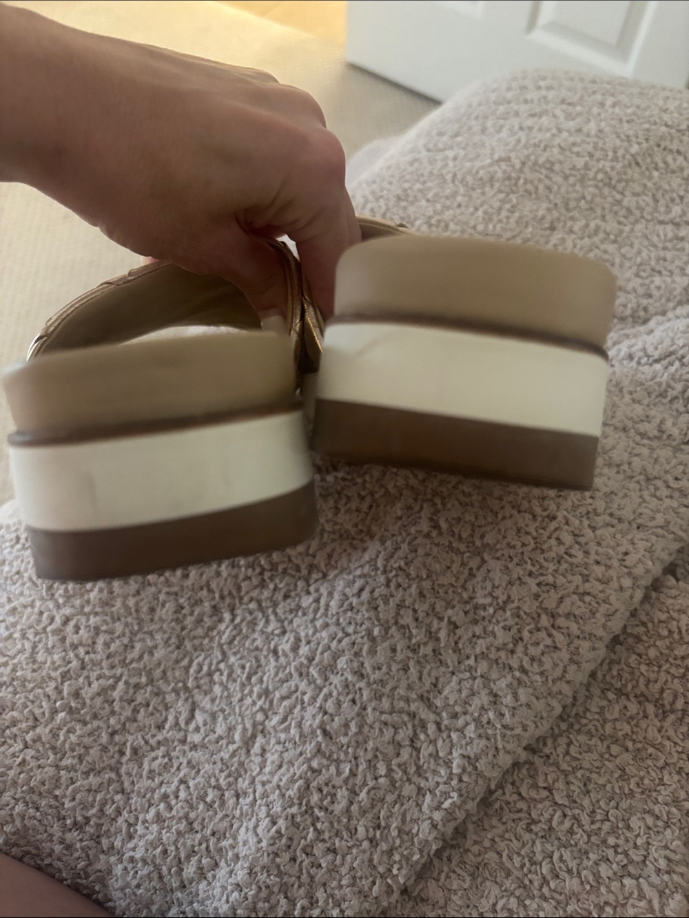 Sam Edelman Adaley Gold Slide Sandals - Size 10 - Picture 5 of 5